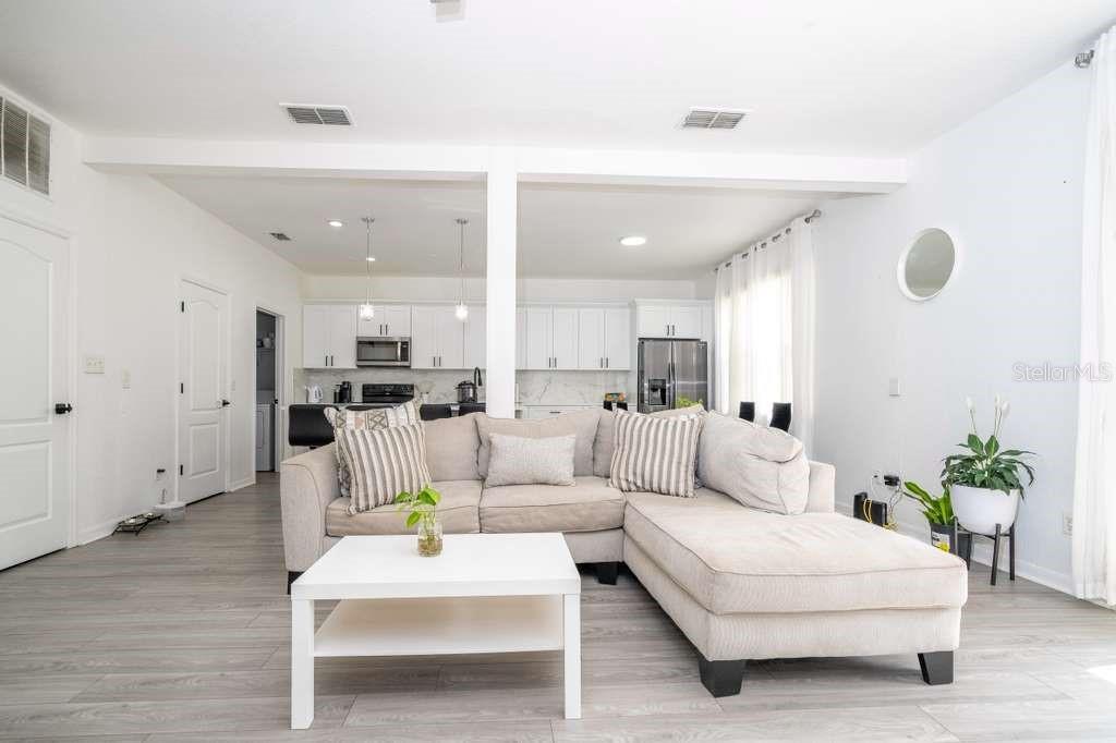 Image 20 of 63 For 17614 Woodcrest Way