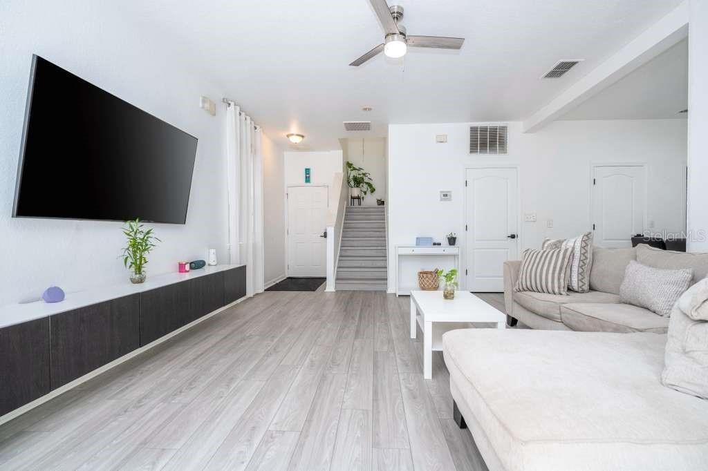 Image 26 of 63 For 17614 Woodcrest Way