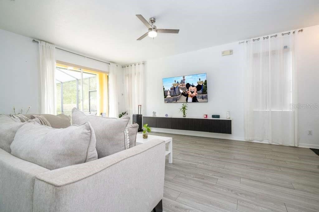 Image 31 of 63 For 17614 Woodcrest Way