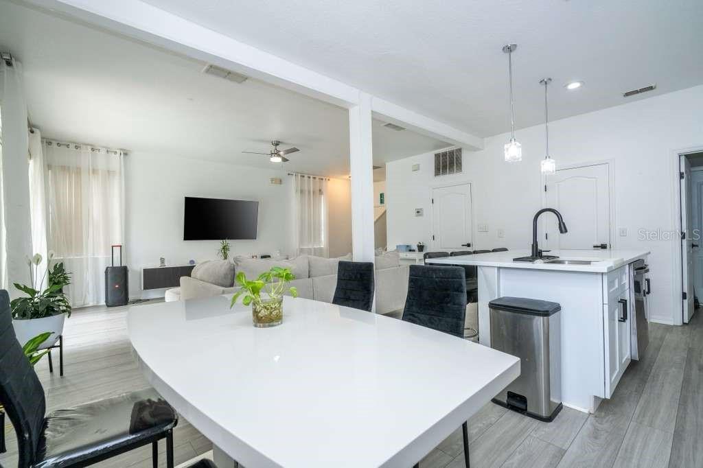 Image 35 of 63 For 17614 Woodcrest Way