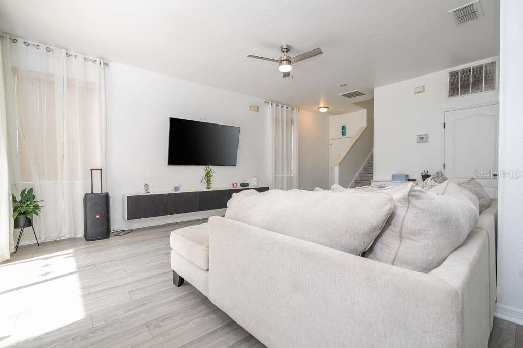 Image 36 of 63 For 17614 Woodcrest Way