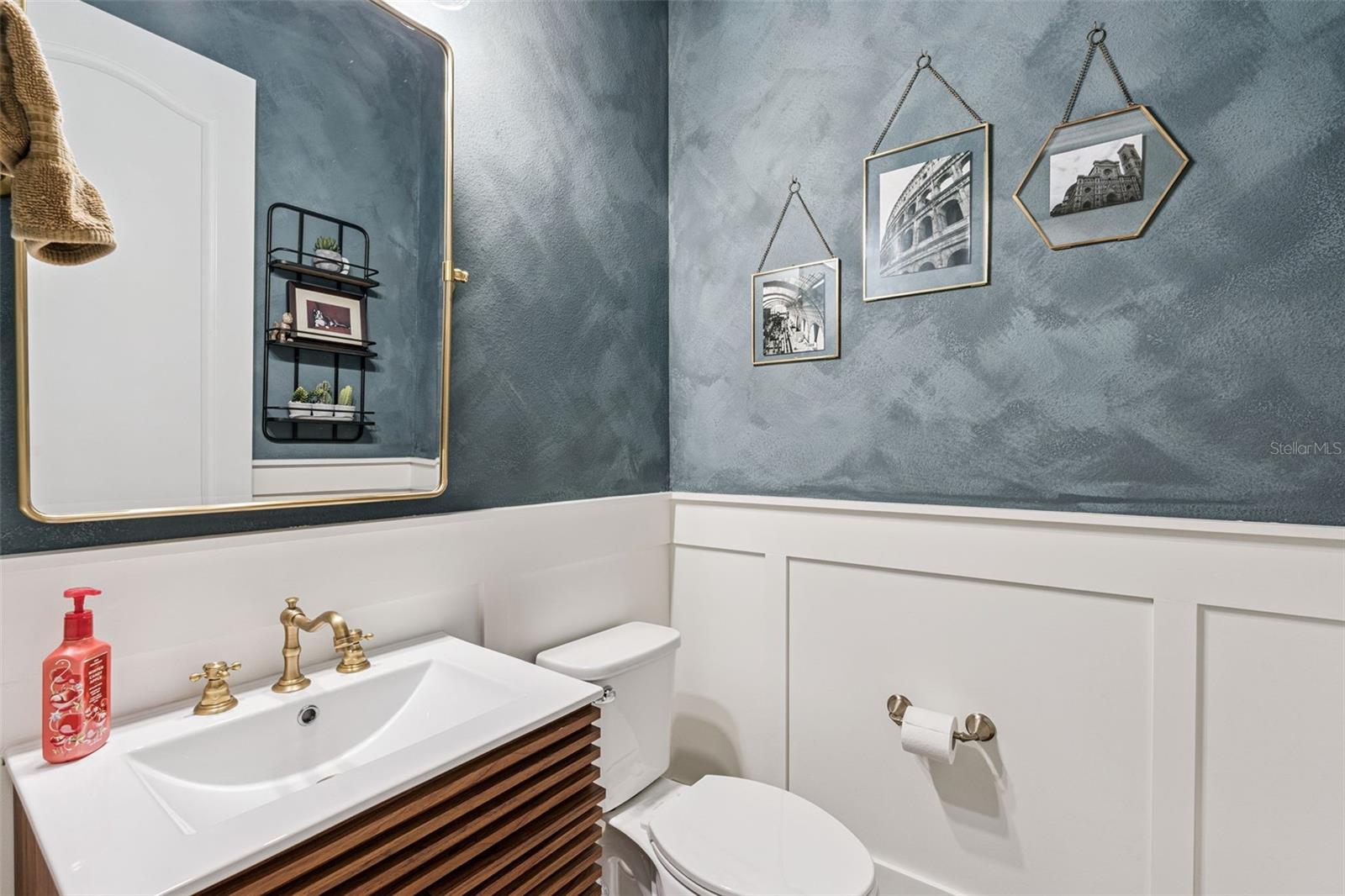 Image 16 of 49 For 15306 Gilligan Court