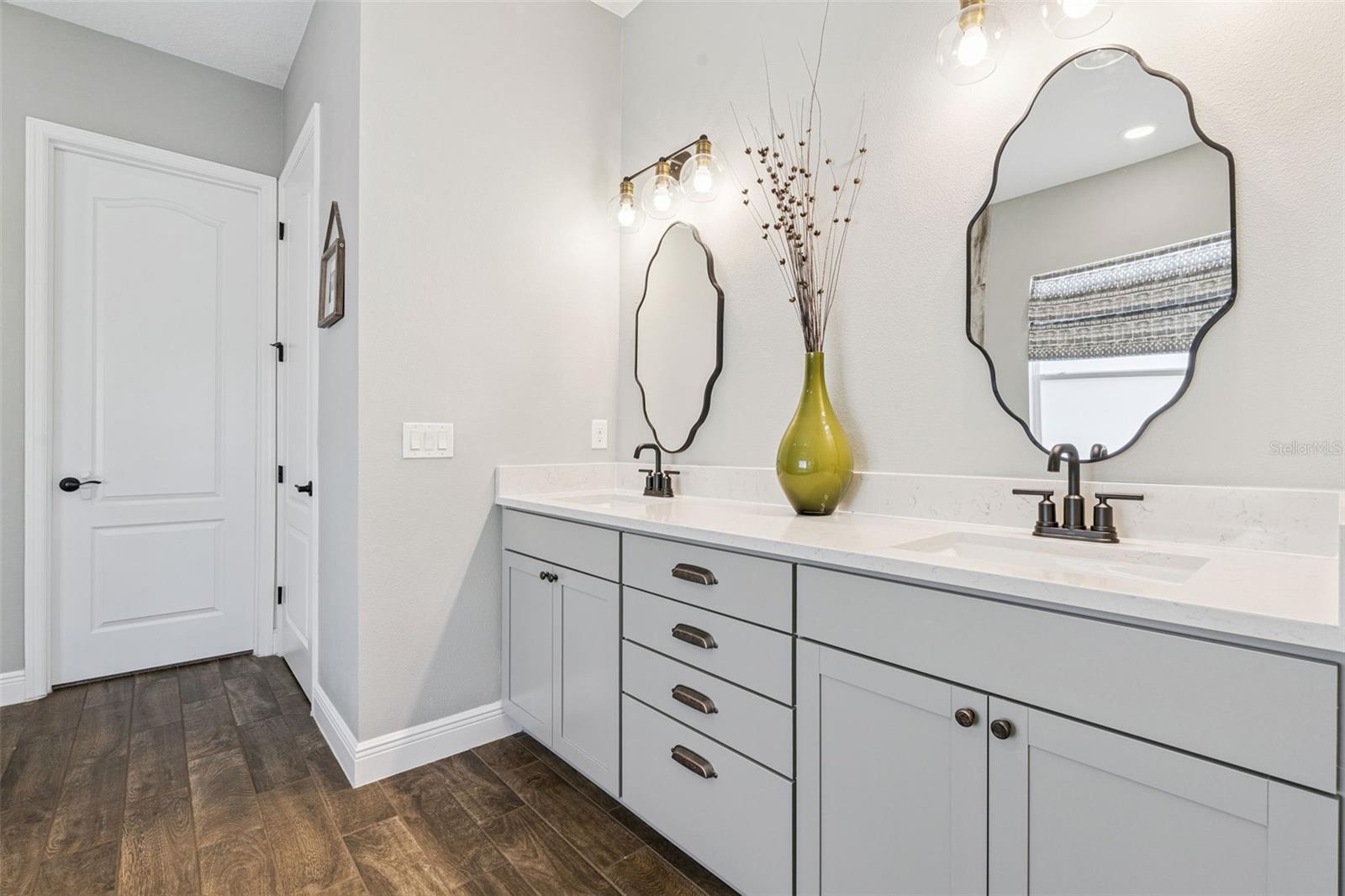 Image 21 of 49 For 15306 Gilligan Court