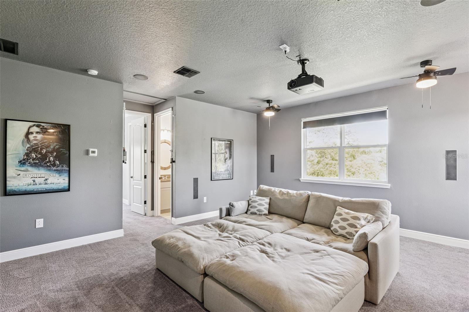 Image 32 of 49 For 15306 Gilligan Court