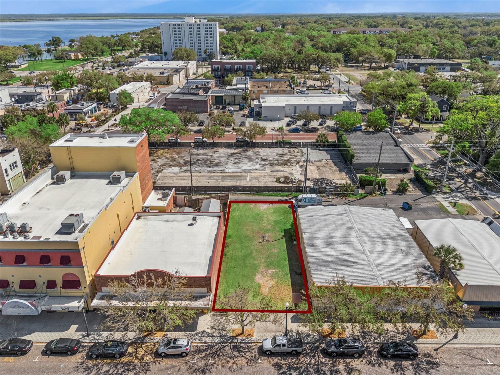 Image 13 of 21 For 215 Magnolia Avenue