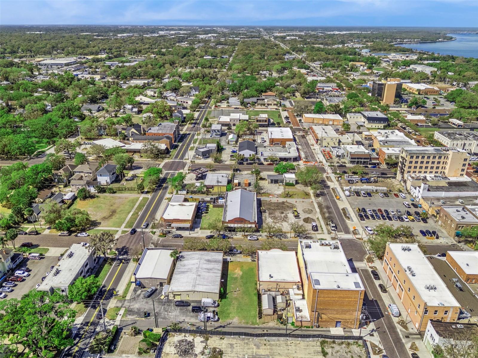 Image 14 of 21 For 215 Magnolia Avenue