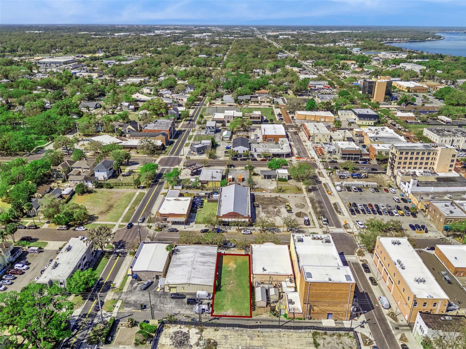 Image 15 of 21 For 215 Magnolia Avenue