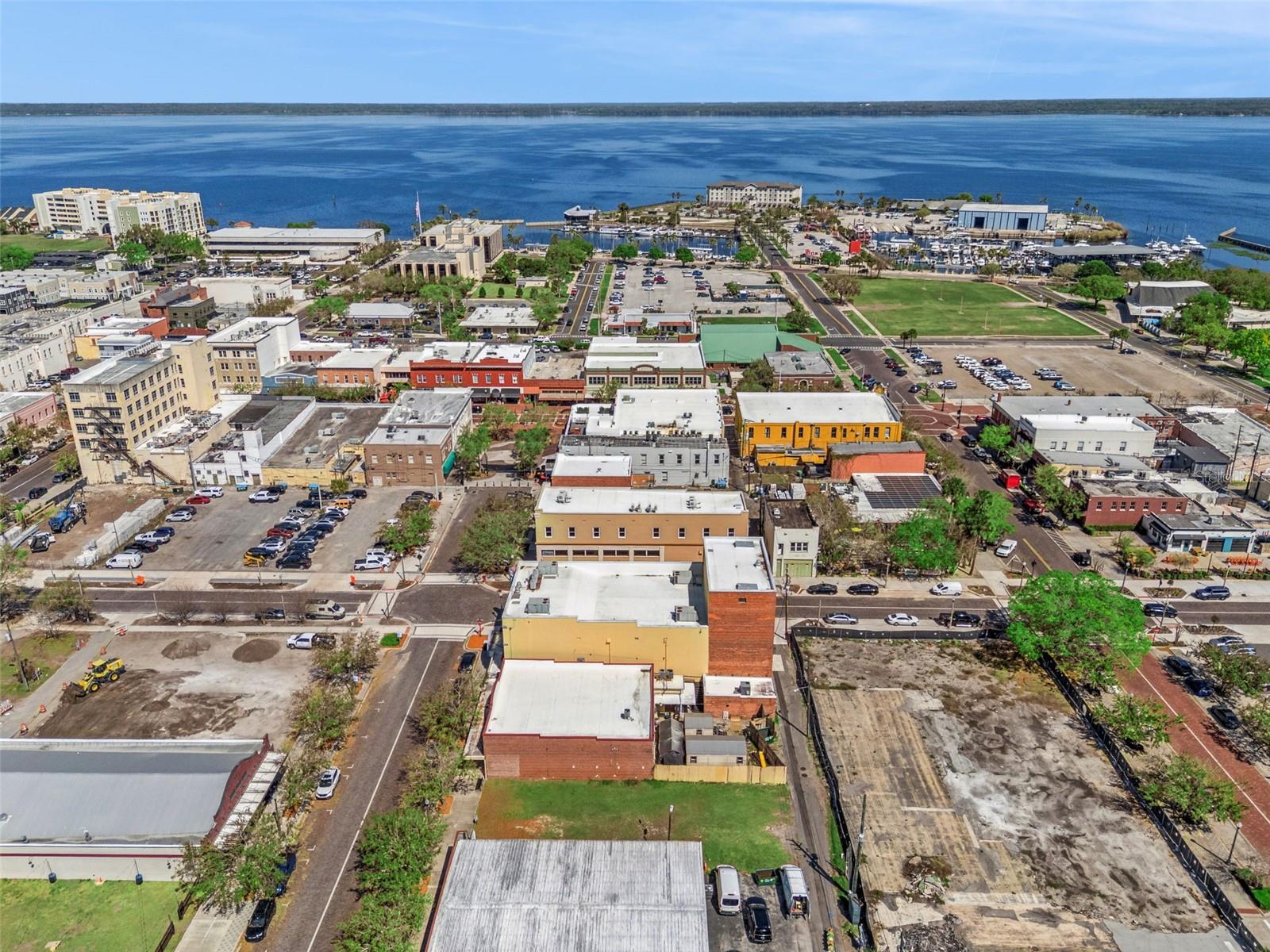 Image 18 of 21 For 215 Magnolia Avenue