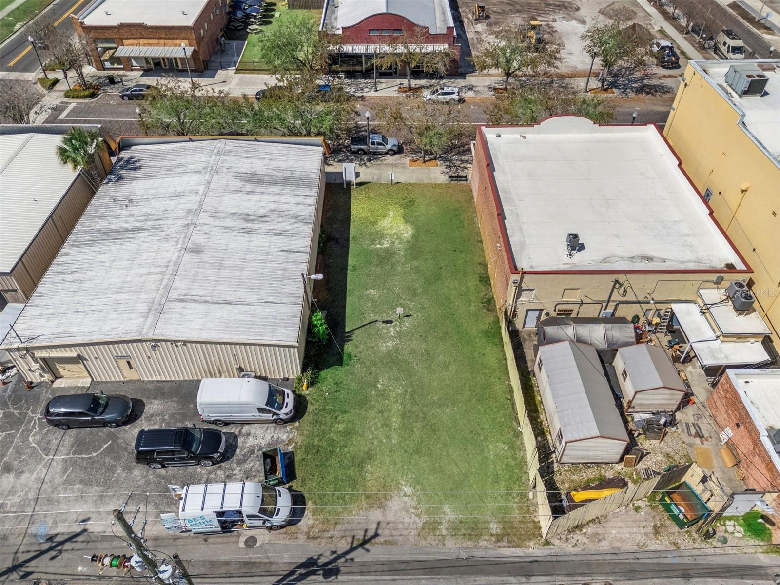 Image 2 of 21 For 215 Magnolia Avenue