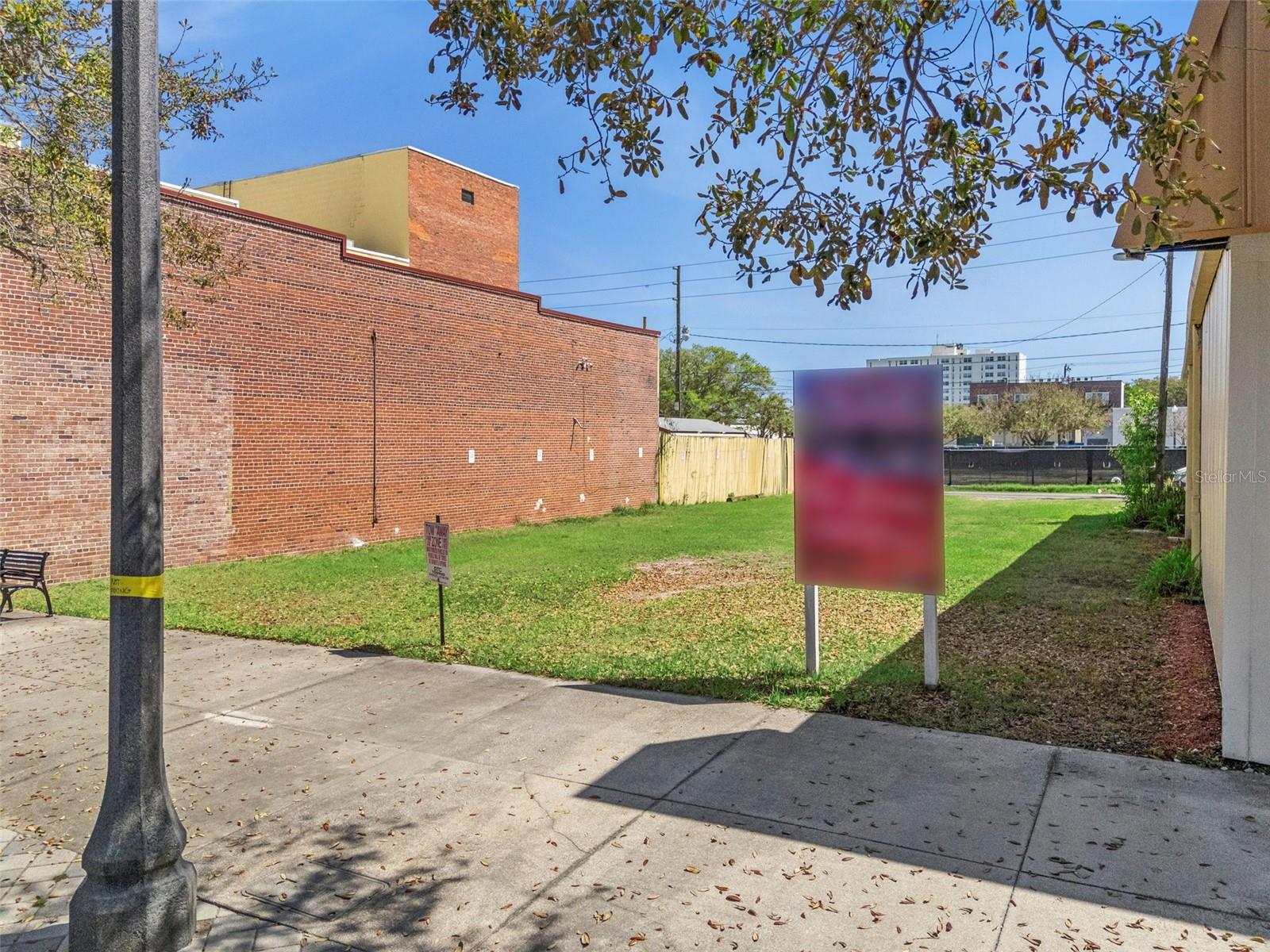 Image 3 of 21 For 215 Magnolia Avenue