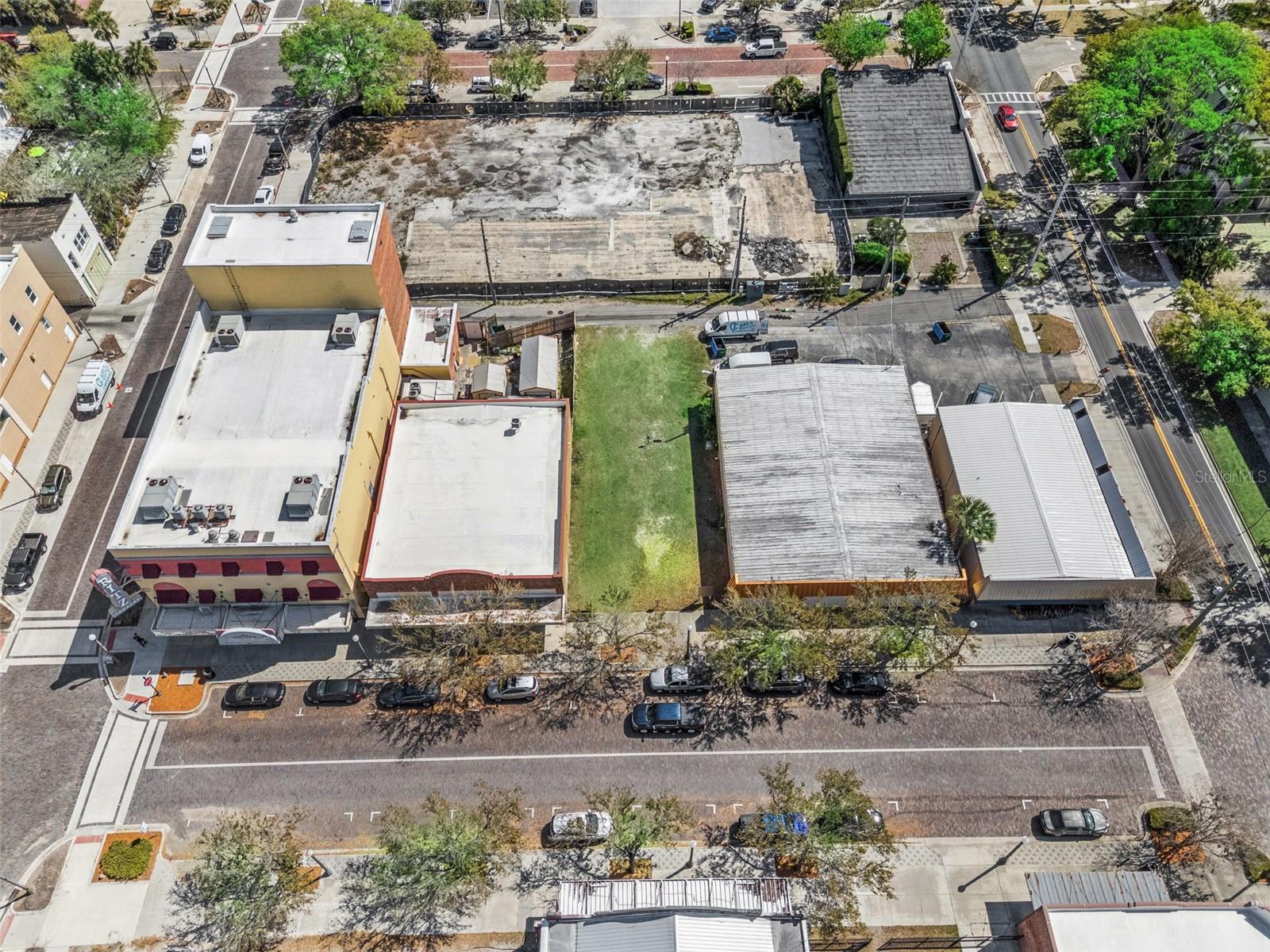 Image 4 of 21 For 215 Magnolia Avenue