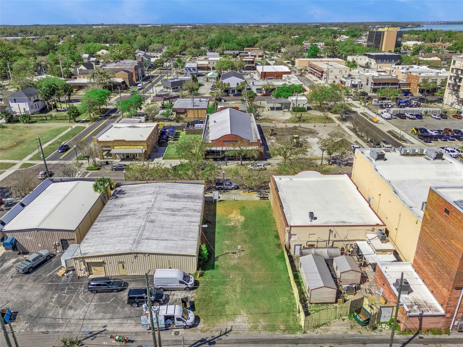 Image 8 of 21 For 215 Magnolia Avenue