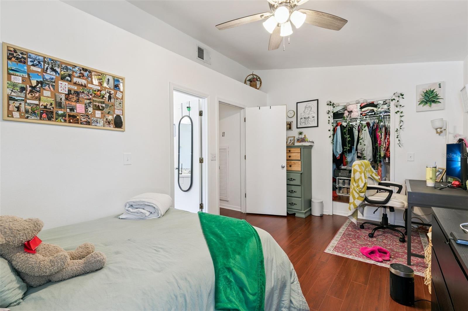 Image 10 of 21 For 5989 Braemar Place 102