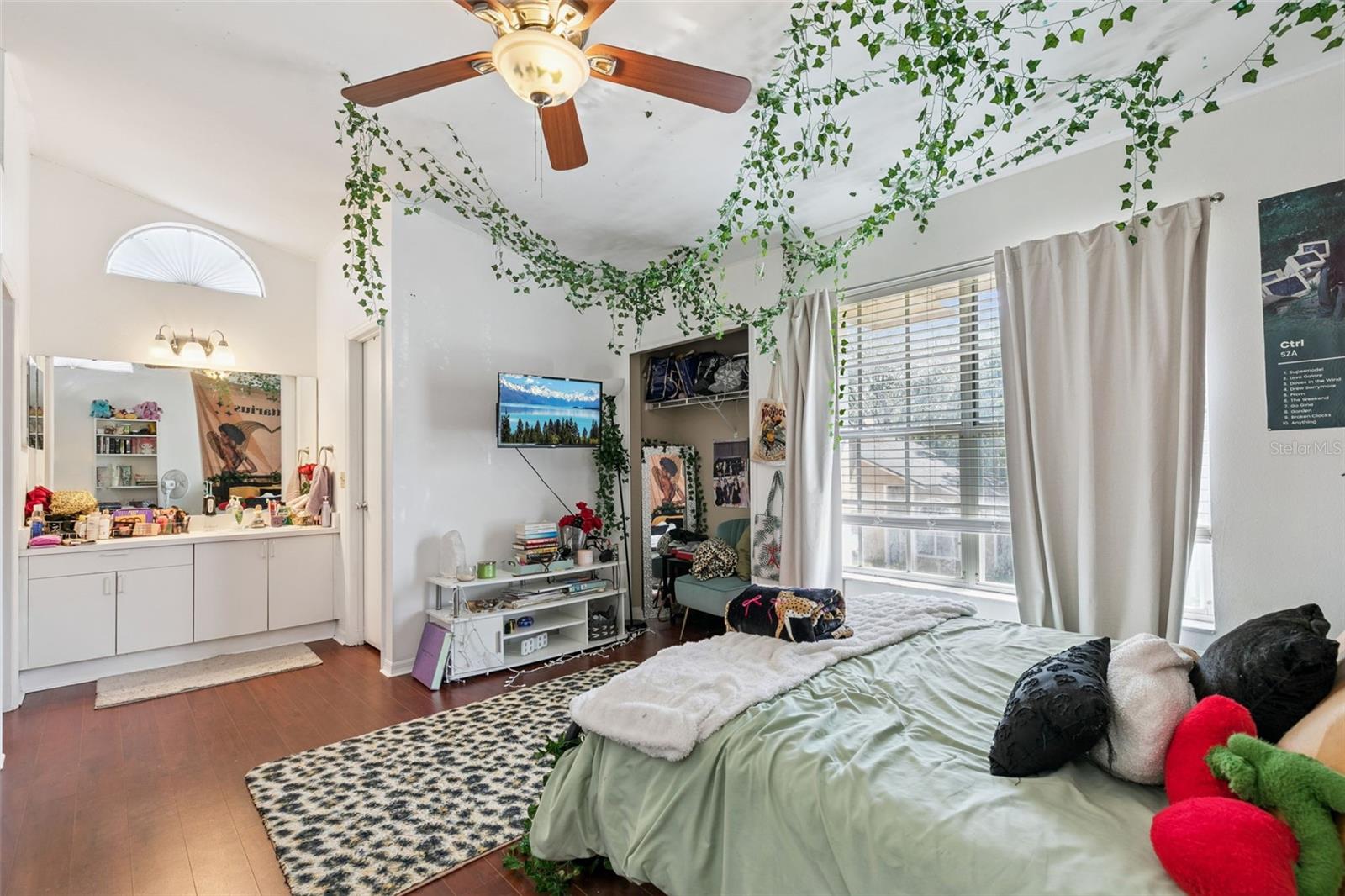 Image 14 of 21 For 5989 Braemar Place 102