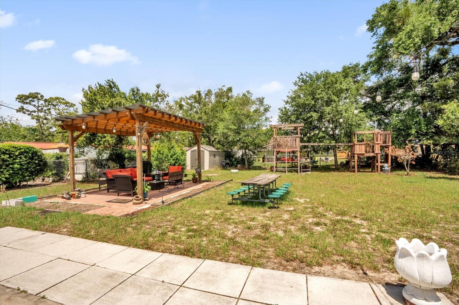 Image 15 of 17 For 739 Seminole Avenue