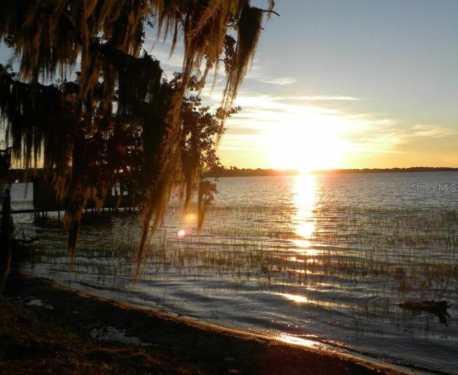 Image 3 of 11 For 12600 Lakeshore Drive