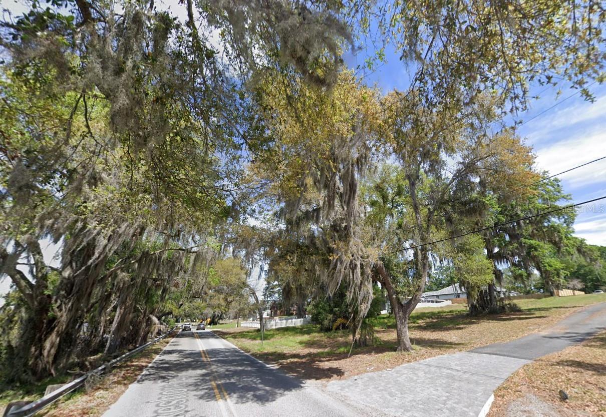 Image 6 of 11 For 12600 Lakeshore Drive