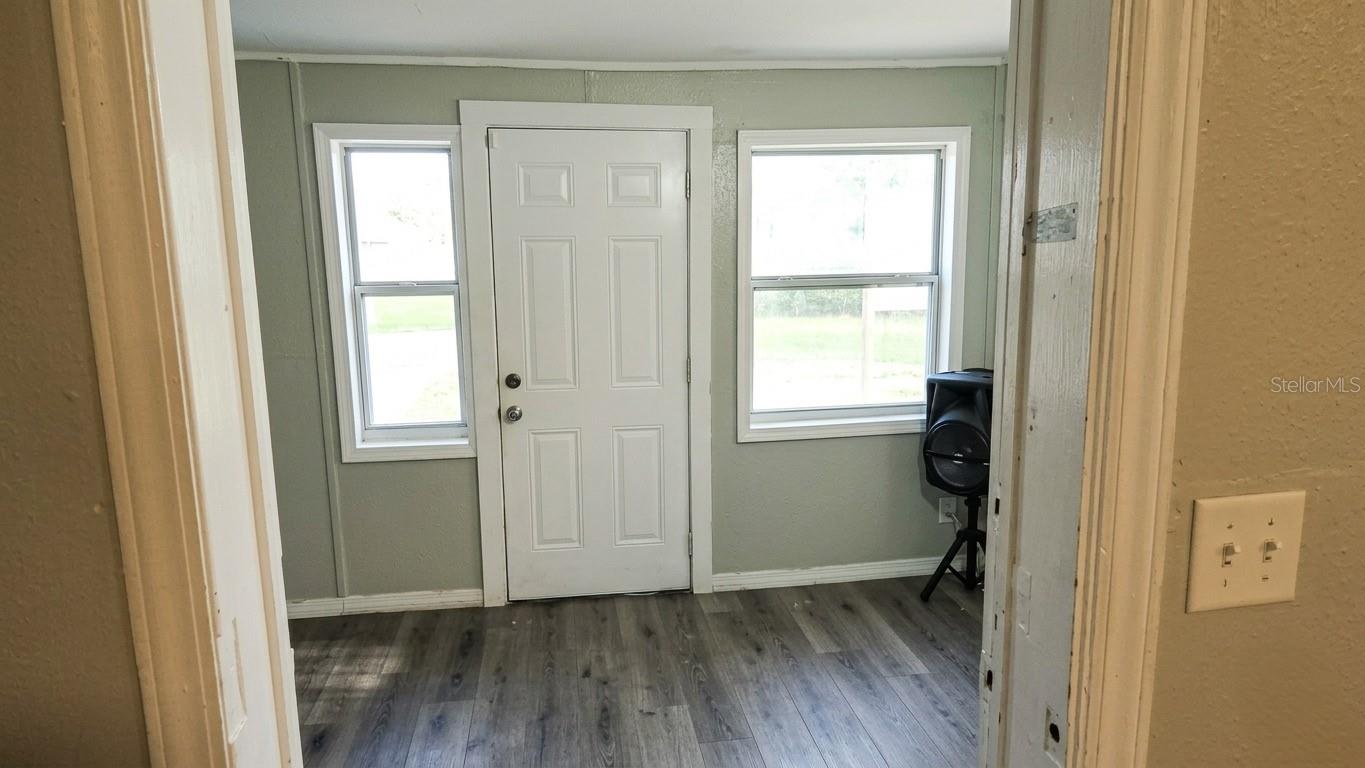 Image 18 of 26 For 1021 Mcnamee Street