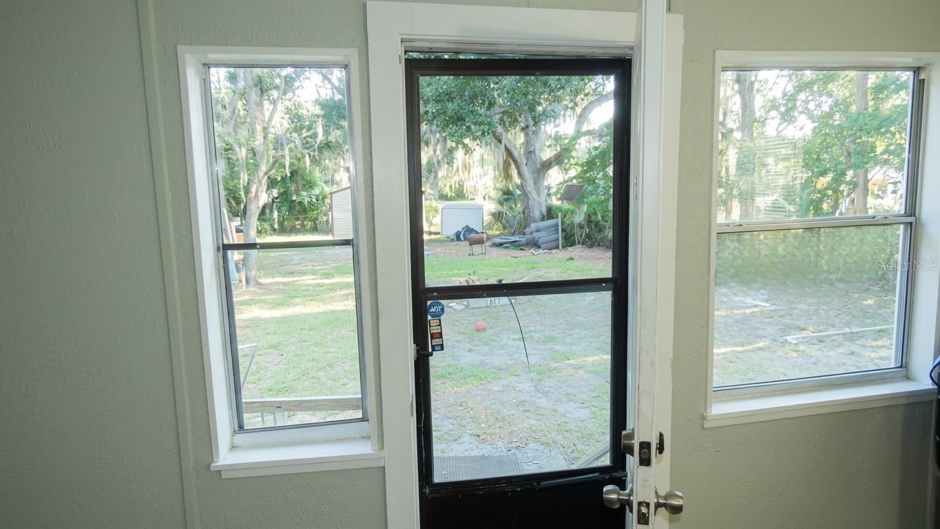 Image 20 of 26 For 1021 Mcnamee Street