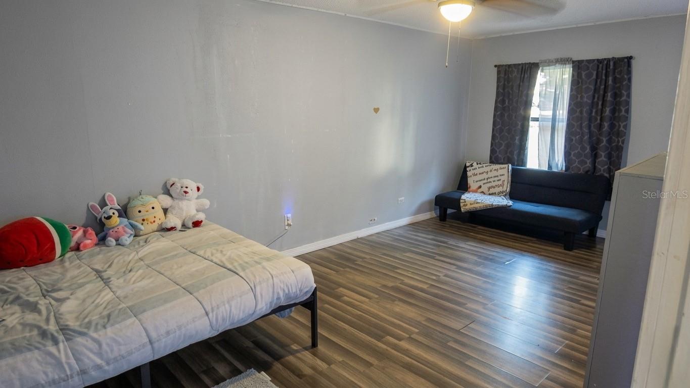 Image 22 of 26 For 1021 Mcnamee Street