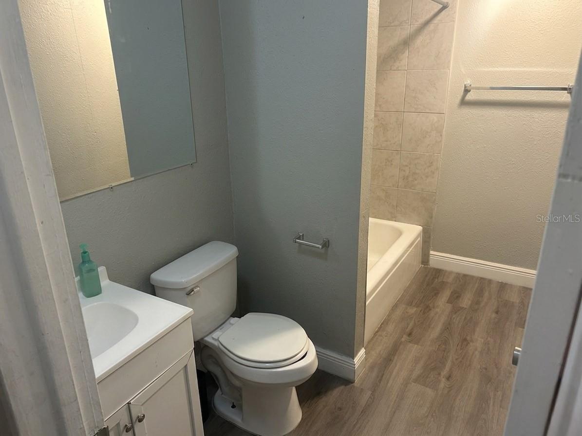 Image 23 of 26 For 1021 Mcnamee Street