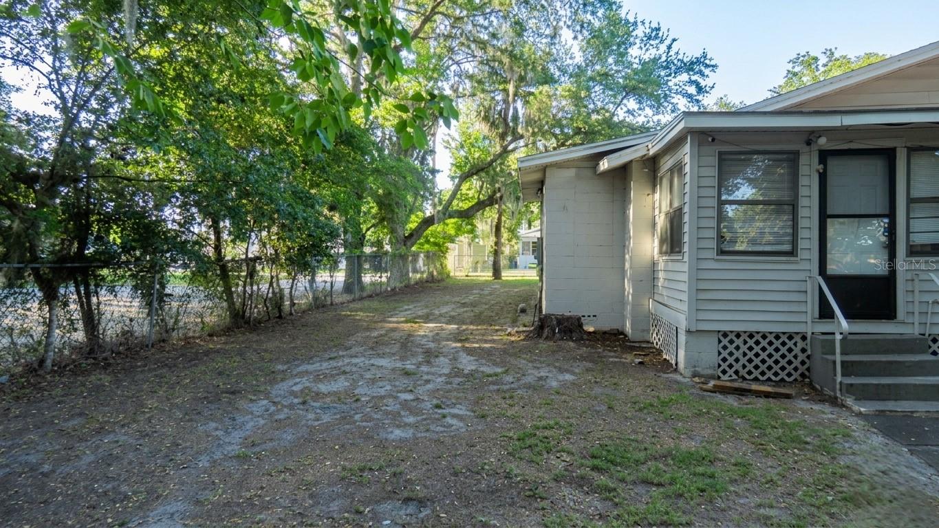 Image 9 of 26 For 1021 Mcnamee Street