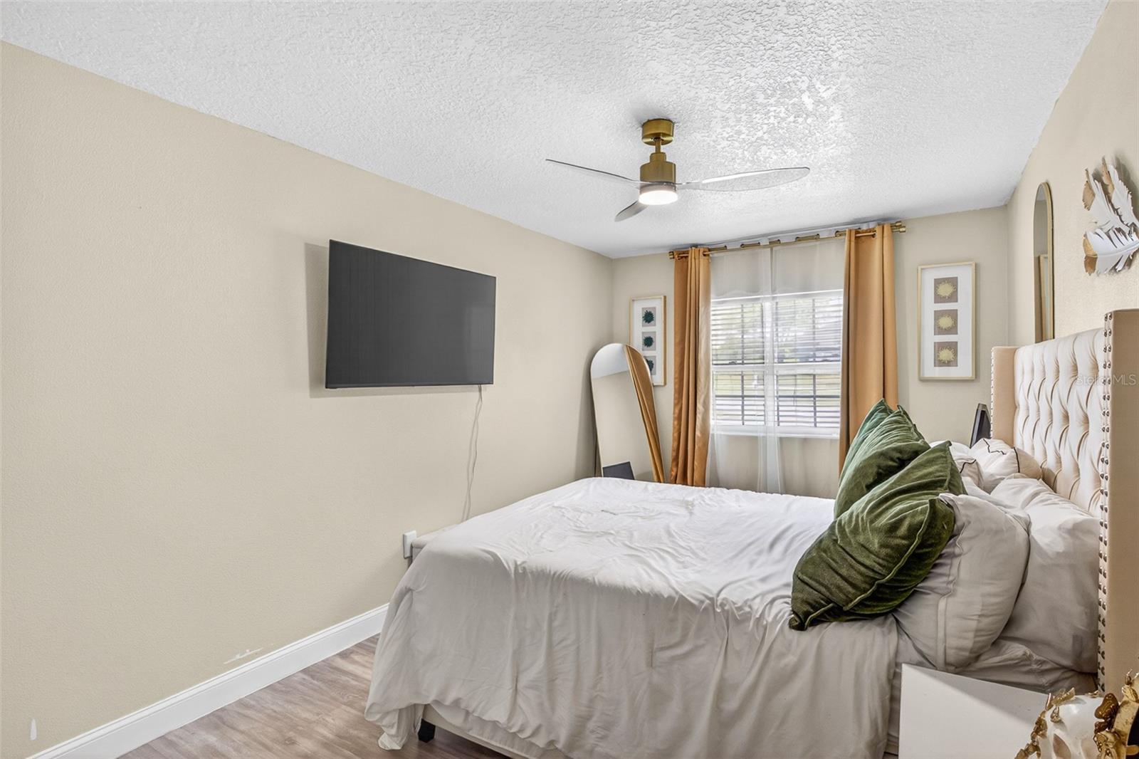 Image 16 of 27 For 6327 Oren Court