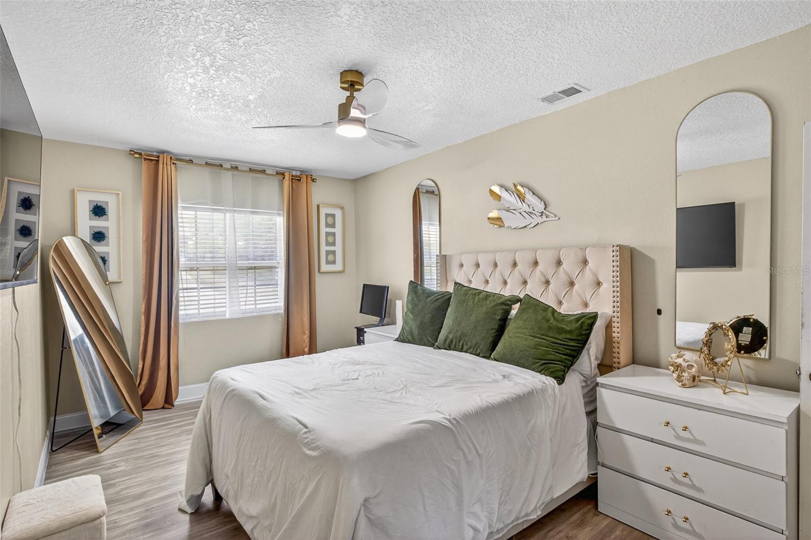 Image 17 of 27 For 6327 Oren Court