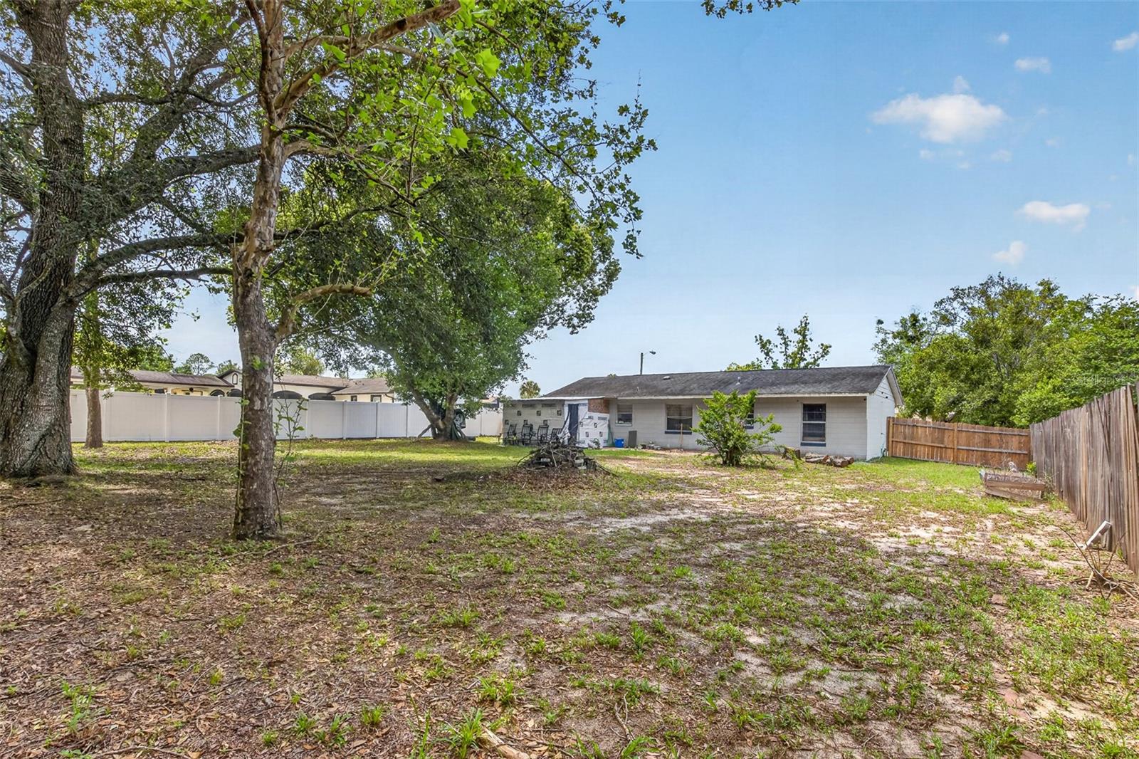 Image 23 of 27 For 6327 Oren Court