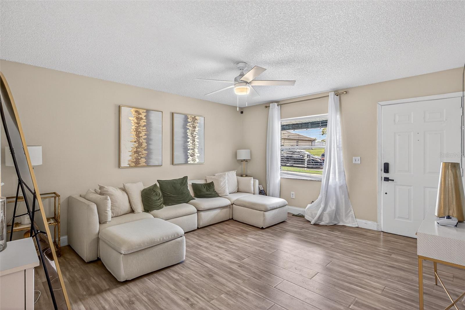 Image 6 of 27 For 6327 Oren Court