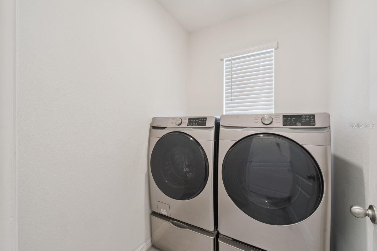 Image 20 of 47 For 859 Gunnison Drive