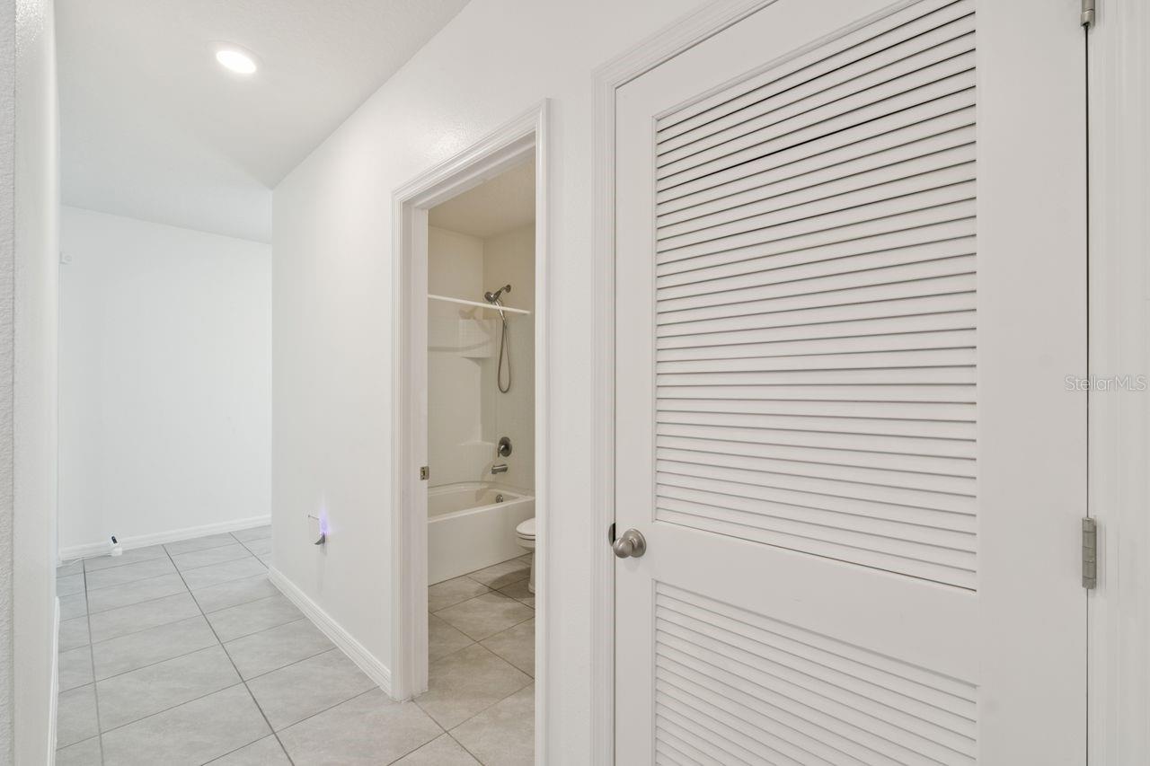 Image 24 of 47 For 859 Gunnison Drive