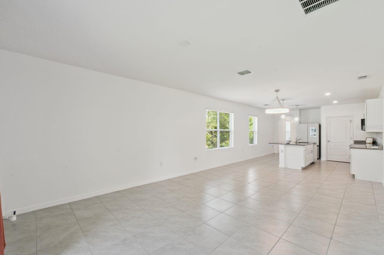 Image 7 of 47 For 859 Gunnison Drive