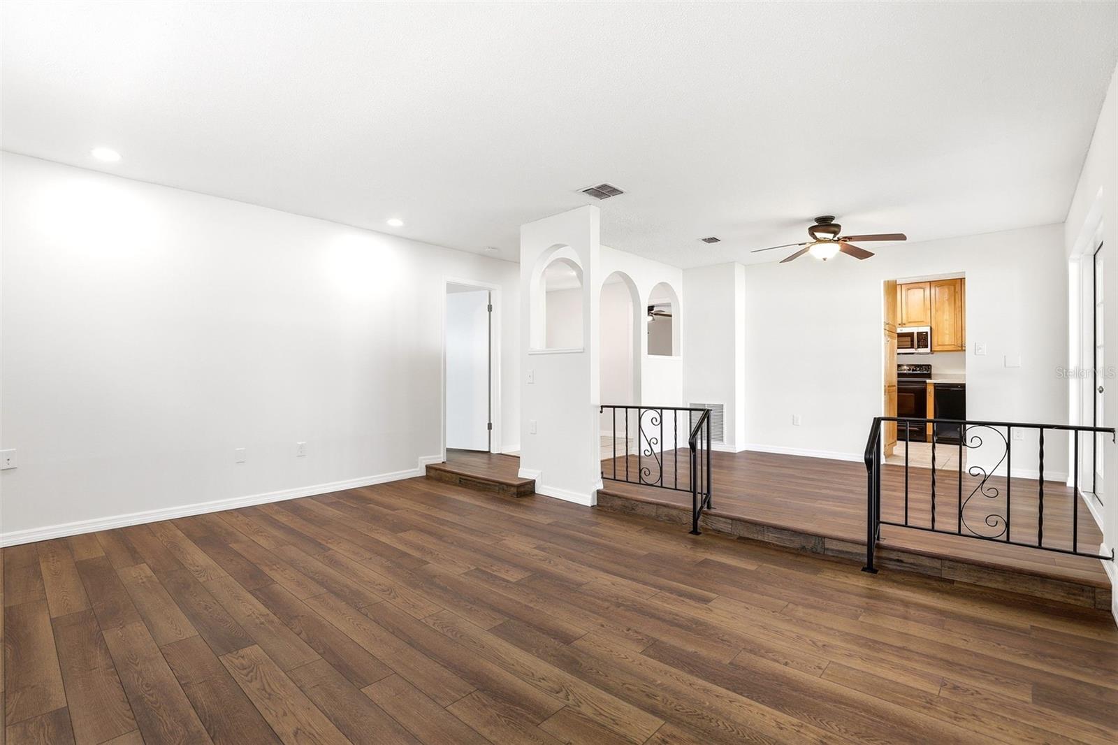 Image 11 of 41 For 611 Orchid Lane