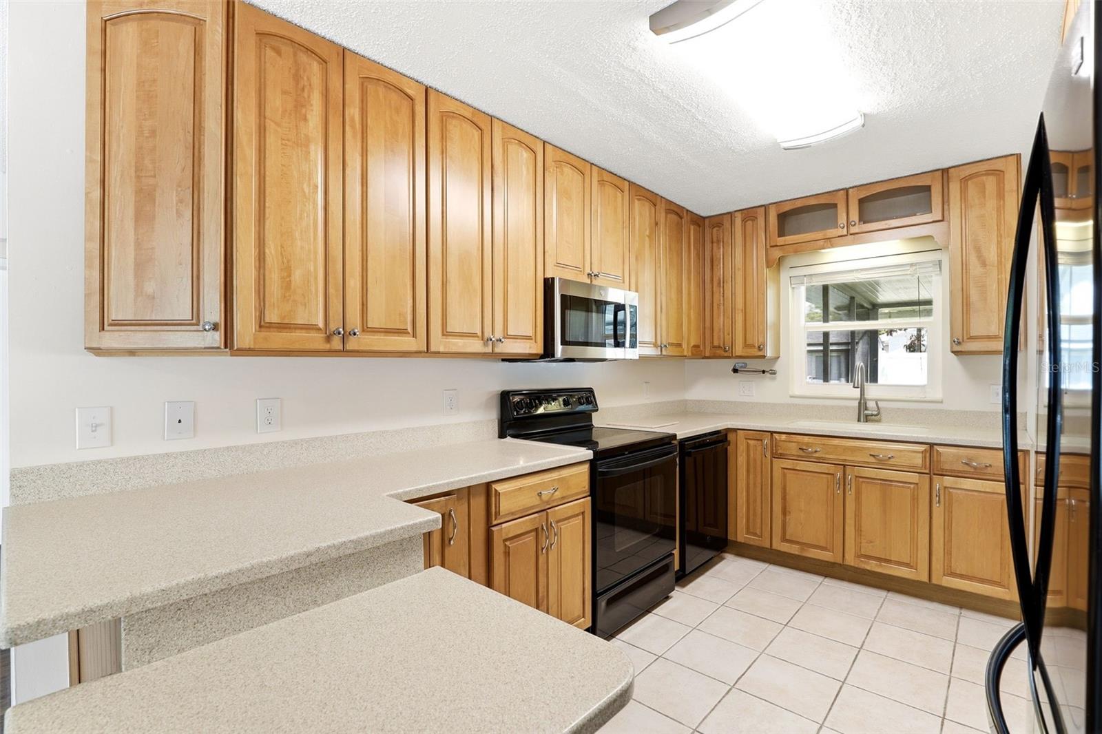 Image 14 of 41 For 611 Orchid Lane