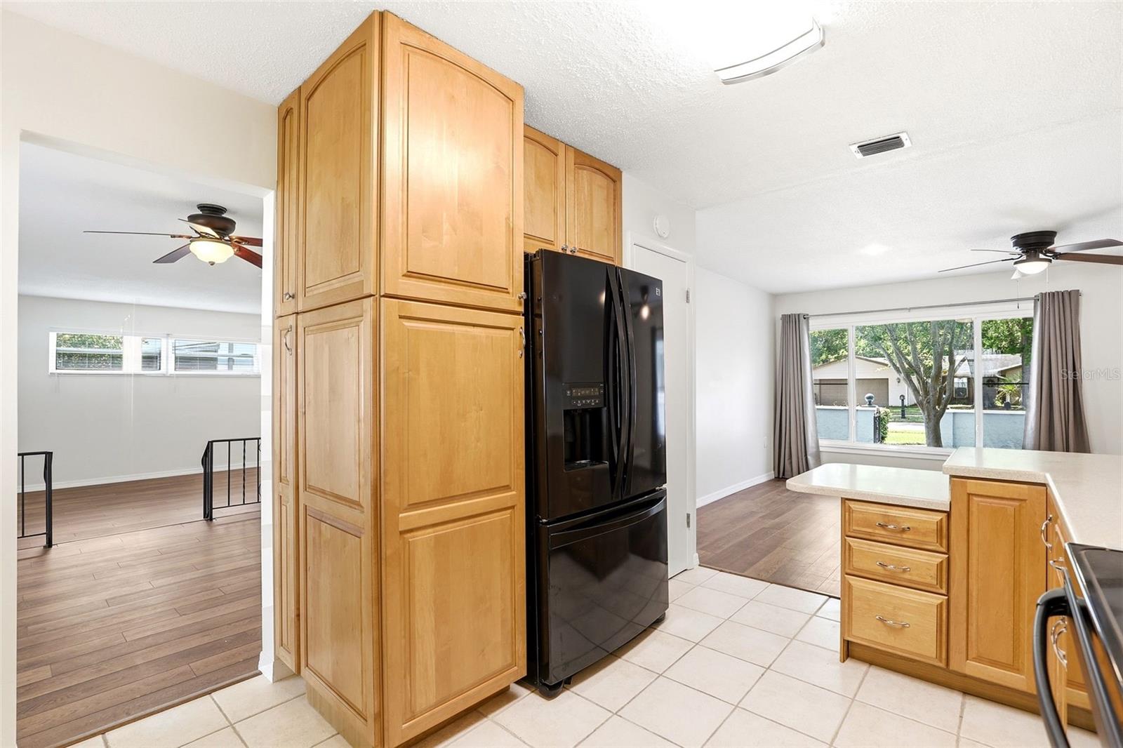 Image 16 of 41 For 611 Orchid Lane