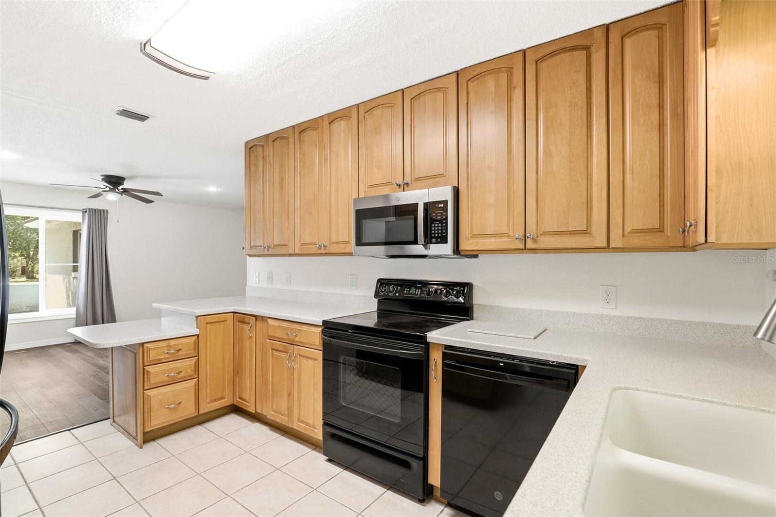 Image 17 of 41 For 611 Orchid Lane