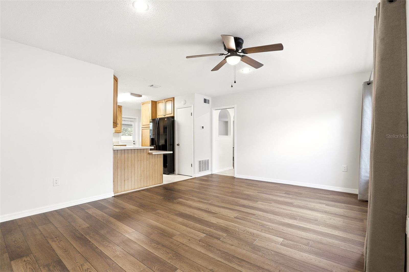 Image 18 of 41 For 611 Orchid Lane