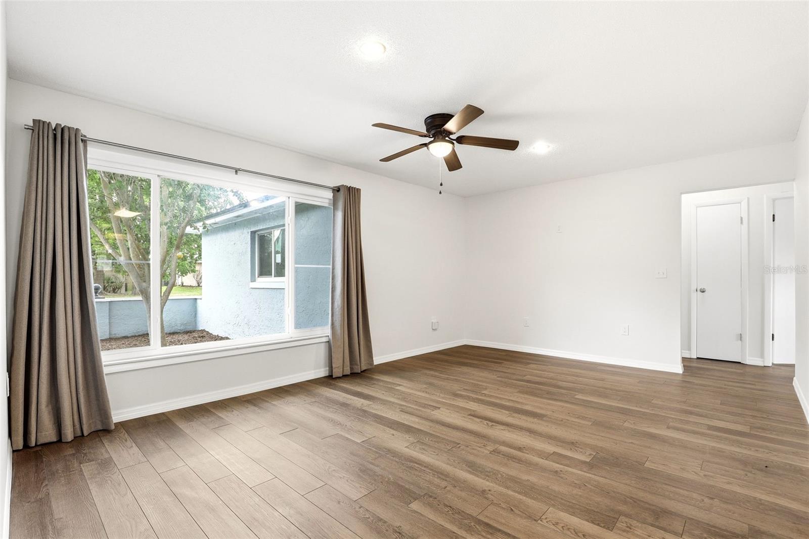 Image 20 of 41 For 611 Orchid Lane