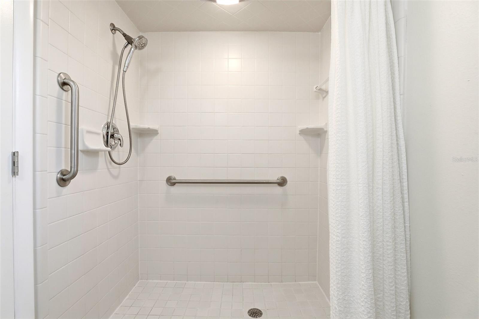 Image 26 of 41 For 611 Orchid Lane