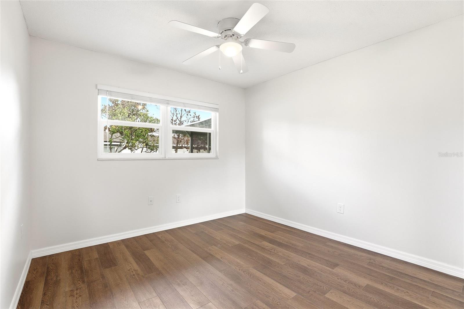 Image 28 of 41 For 611 Orchid Lane