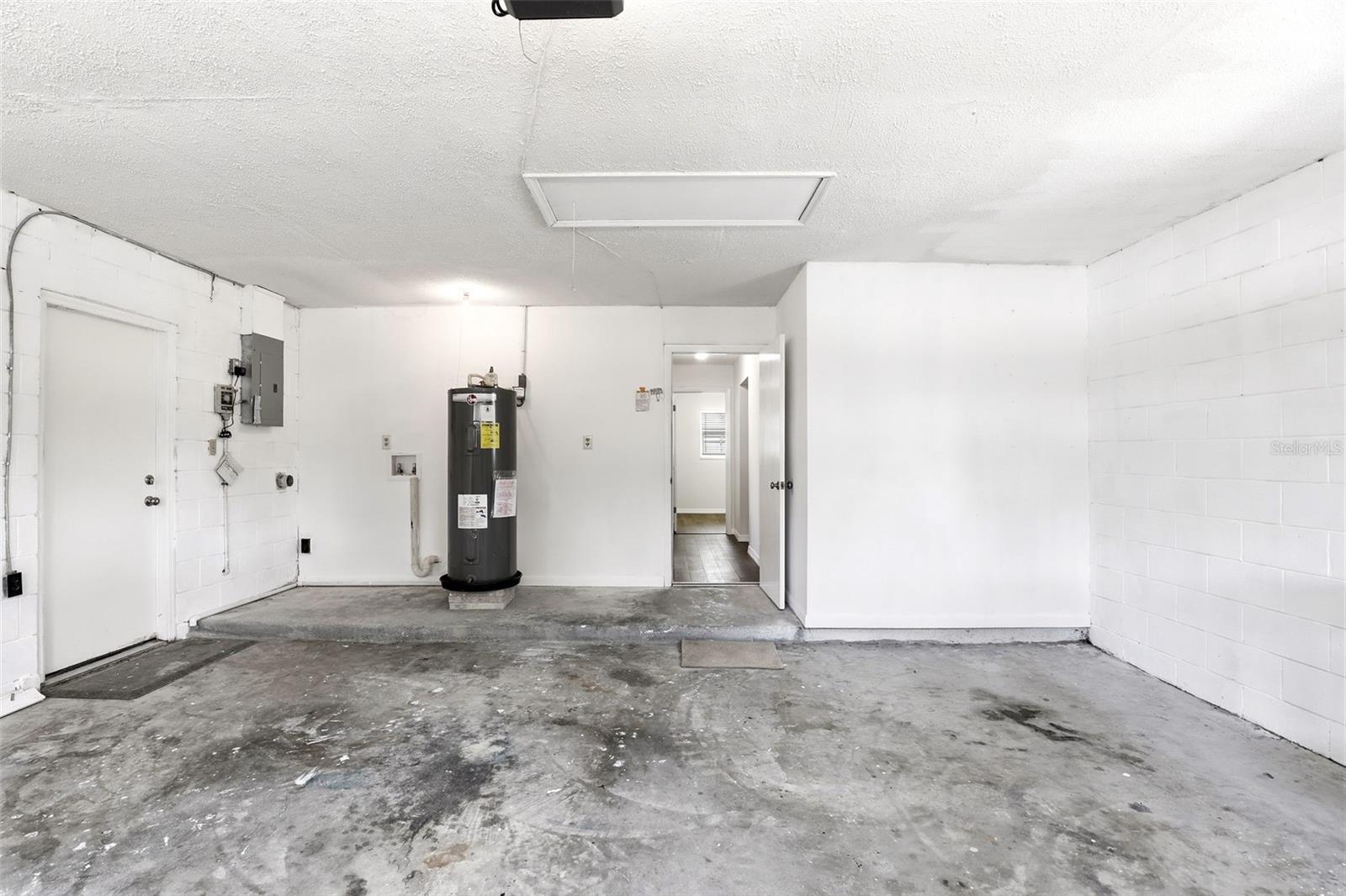 Image 31 of 41 For 611 Orchid Lane