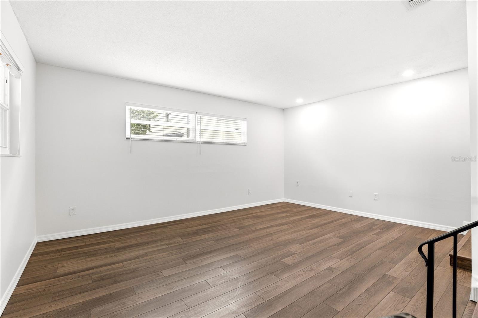 Image 8 of 41 For 611 Orchid Lane