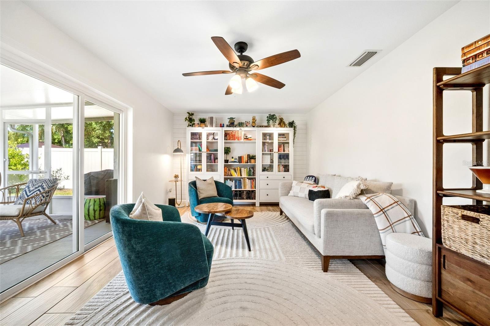 Image 11 of 52 For 1004 Cathy Drive