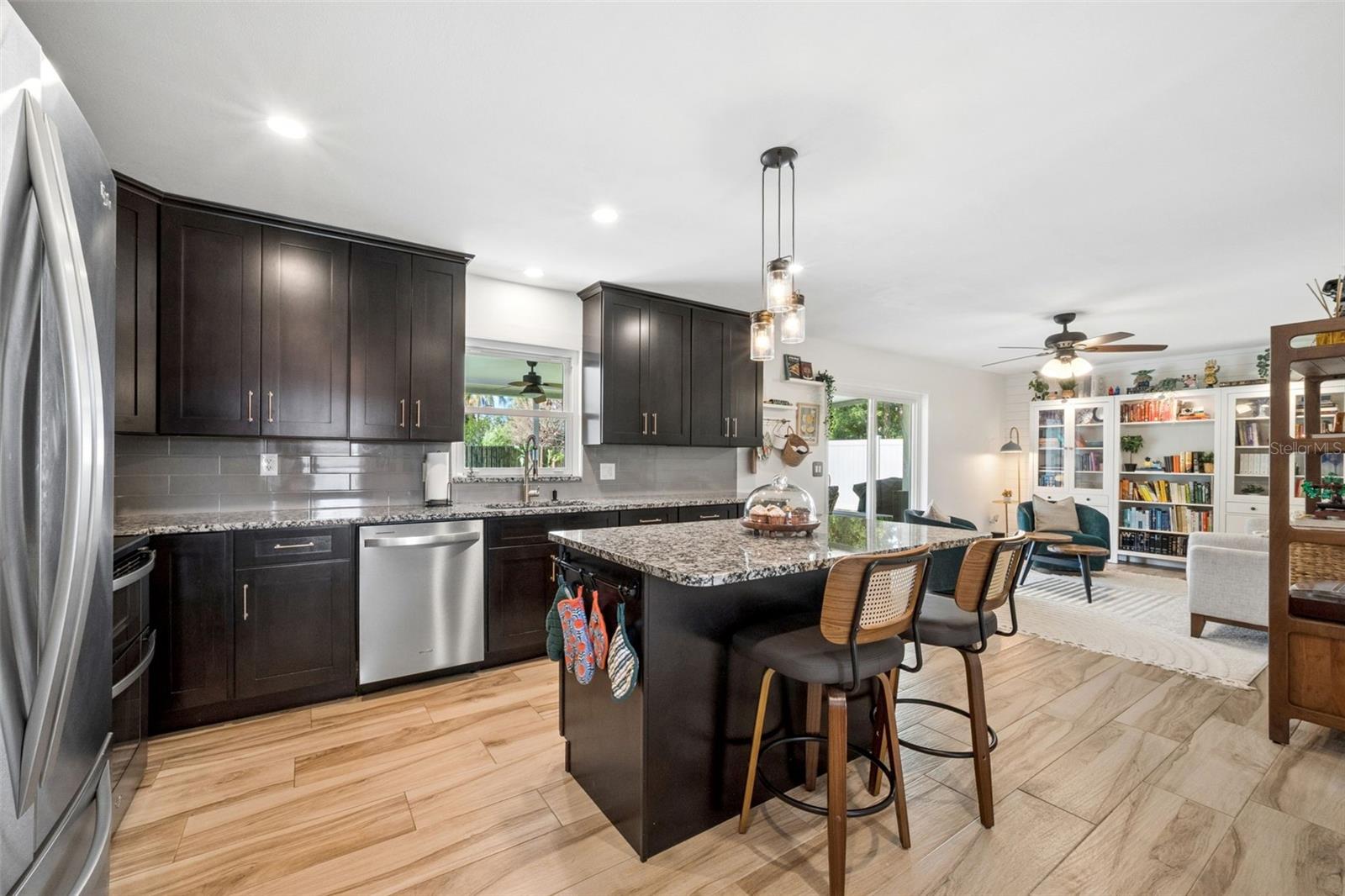 Image 21 of 52 For 1004 Cathy Drive