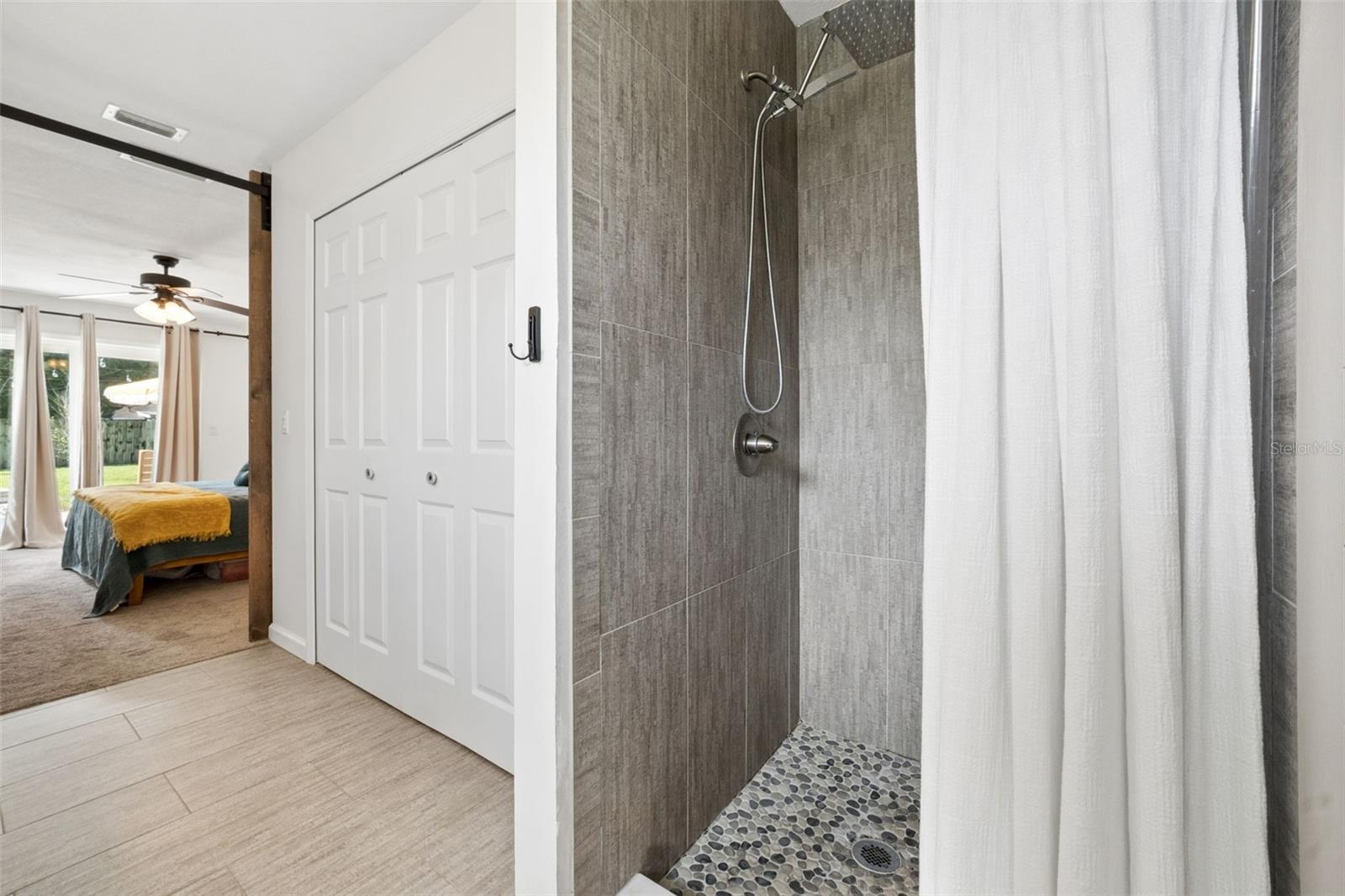 Image 33 of 52 For 1004 Cathy Drive