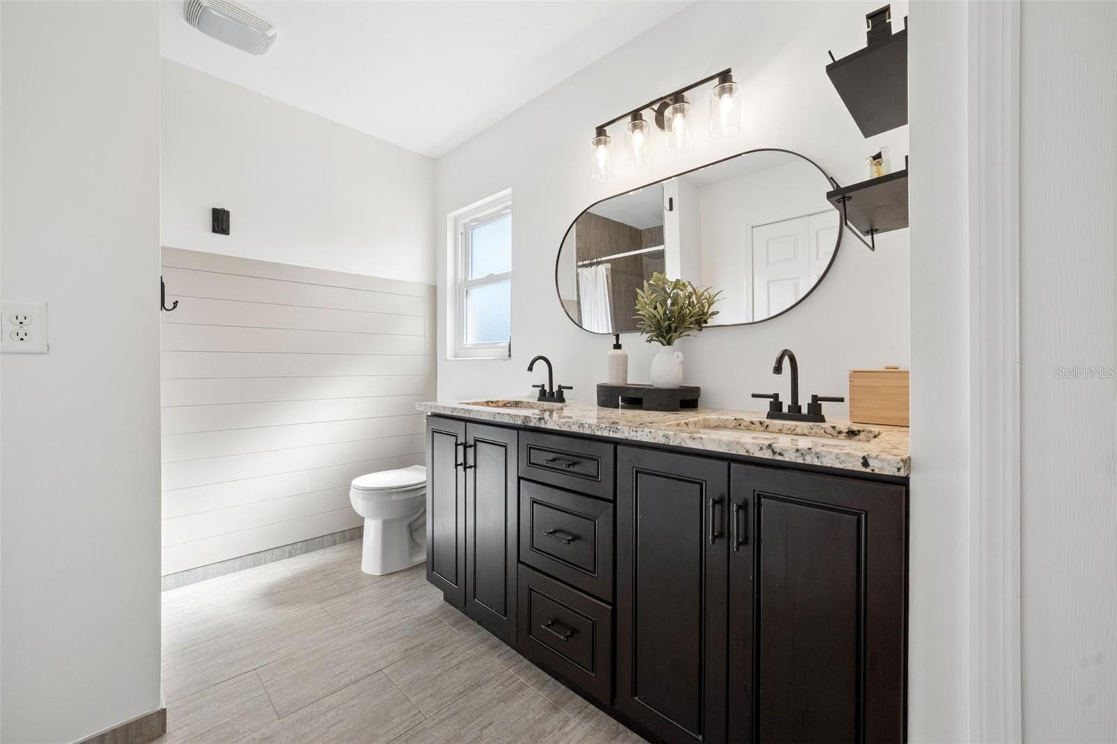 Image 34 of 52 For 1004 Cathy Drive