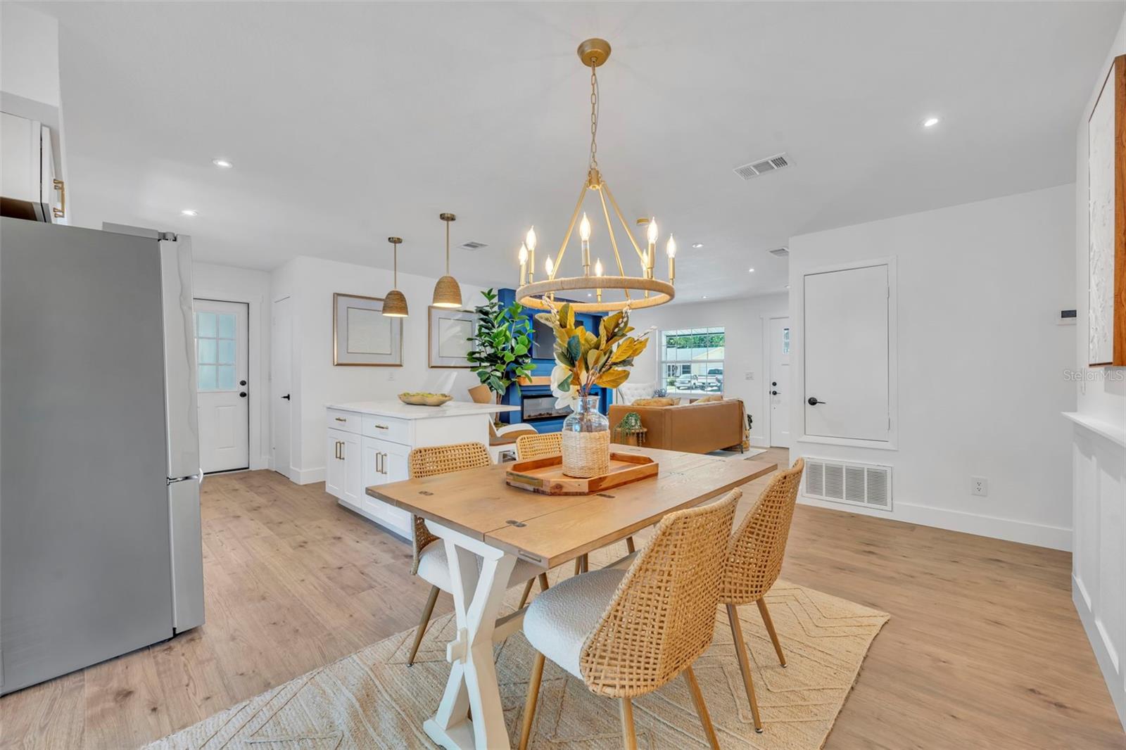 Image 11 of 29 For 454 Springwood Court