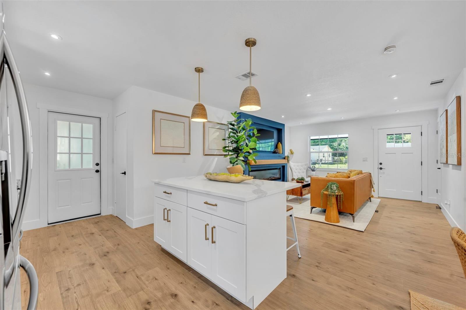 Image 13 of 29 For 454 Springwood Court