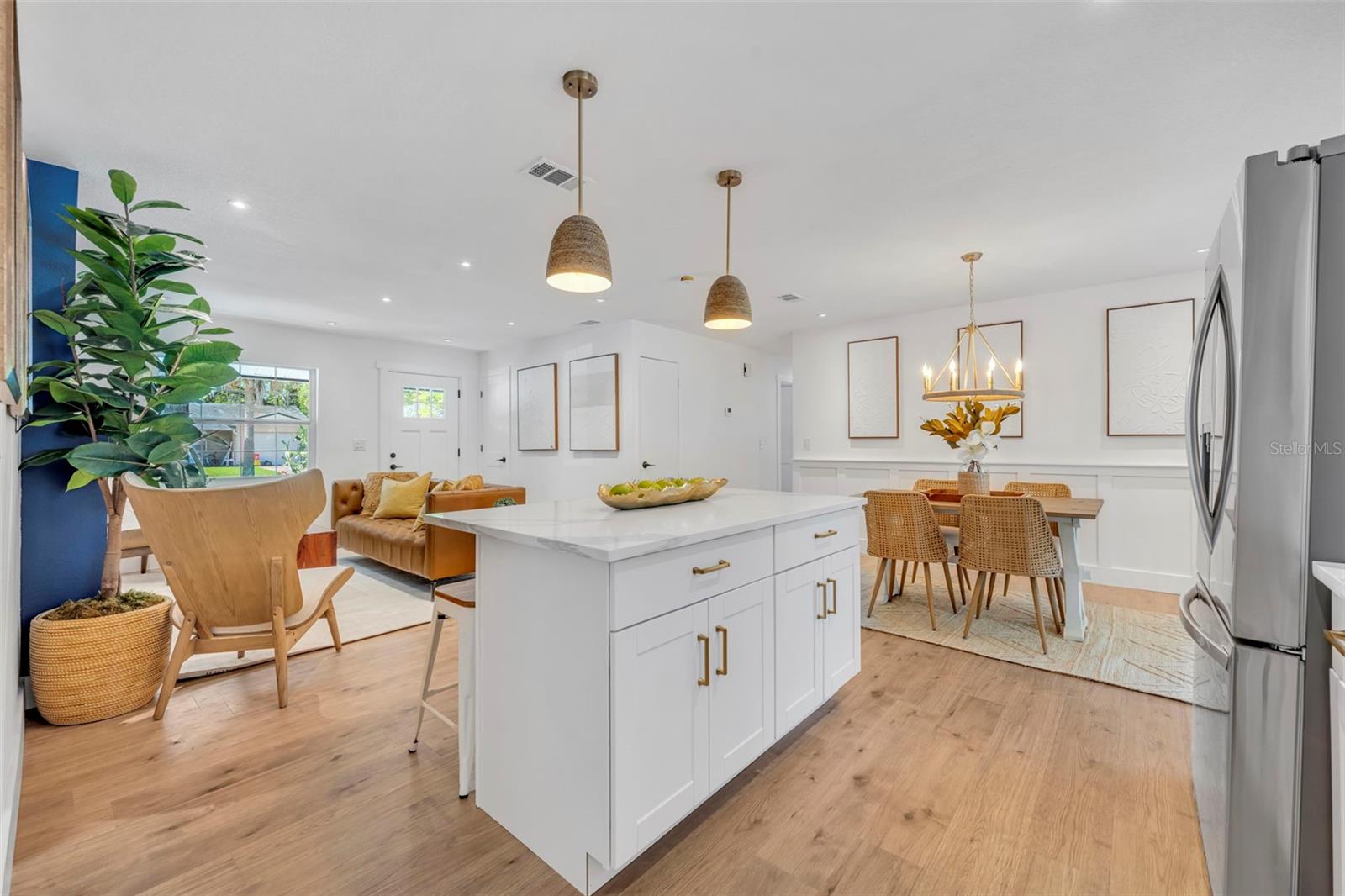 Image 14 of 29 For 454 Springwood Court